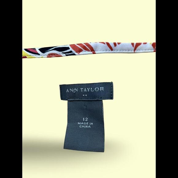 Flirty Ann Taylor silky lined and pleated summer blouse​​ - Picture 8 of 8